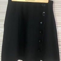 LUREX Ассиметричная трикотажная юбка с пуговицами и белой полоской - черный цвет, L